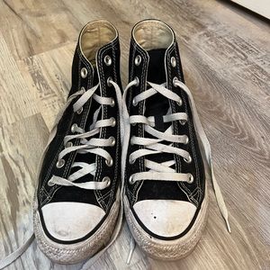 Black high top converse woman’s size 7.5